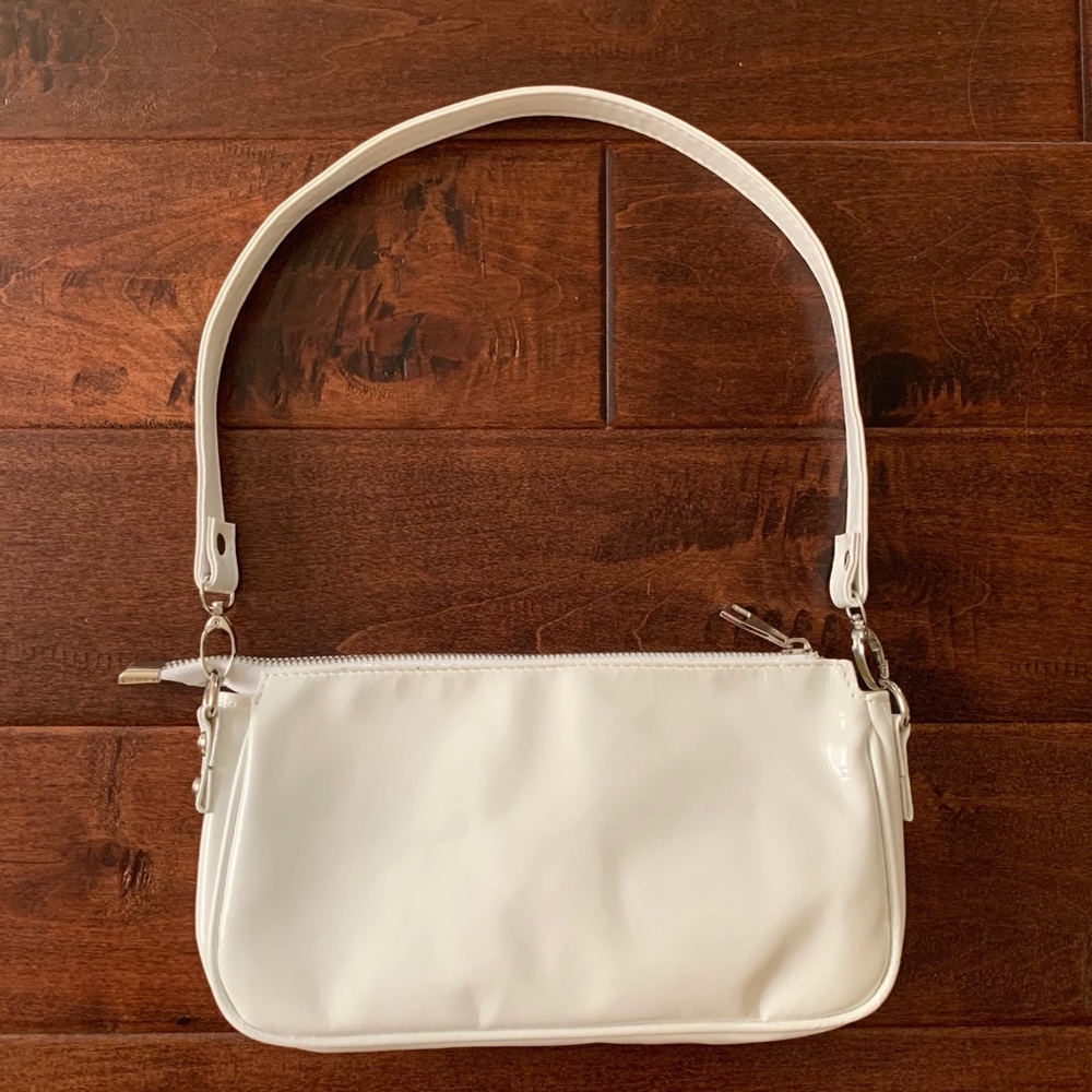 White shoulder bag